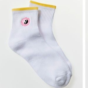 urban outfitters icon yin yang ankle socks NWT new